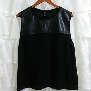 Forever 21 Tops - FOREVER 21 Sleevless Slightly Sheer Blouse Forever 21 Tops - FOREVER 21 Sleevless Slightly Sheer Blouse